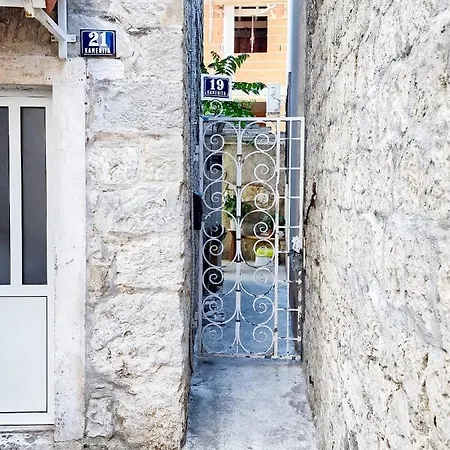 Apartman Jackie's Little Stone House *