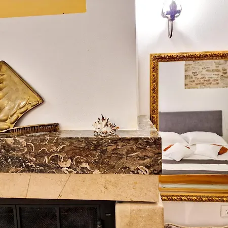 Апартаменты Jackie's Little Stone House *