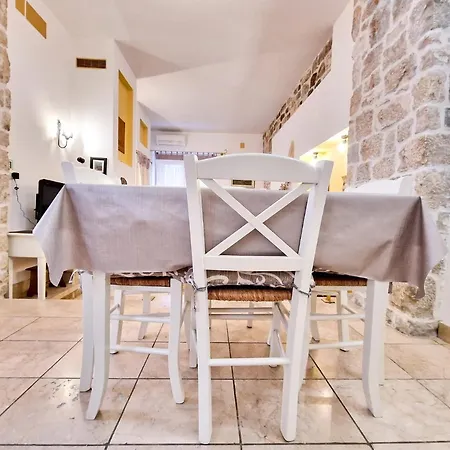 Jackie's Little Stone House Сплит